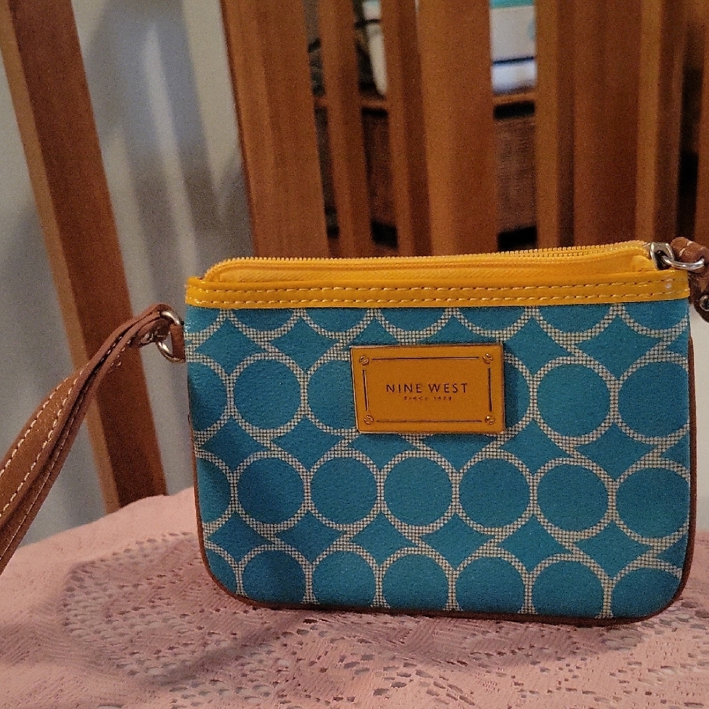 Nine West Wristlet